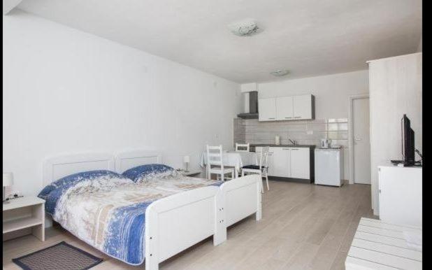 Ve-ro 1 Apartma *